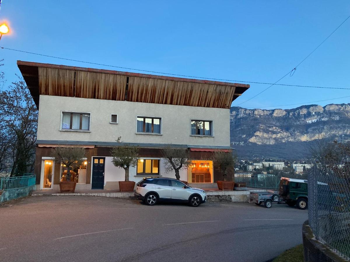 Gîte partagé Tresserve Esterno foto